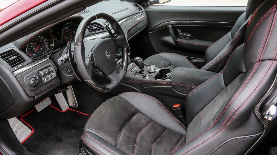 Интерьер Maserati GranTurismo MC 2017 года  (фото 34 из 70)